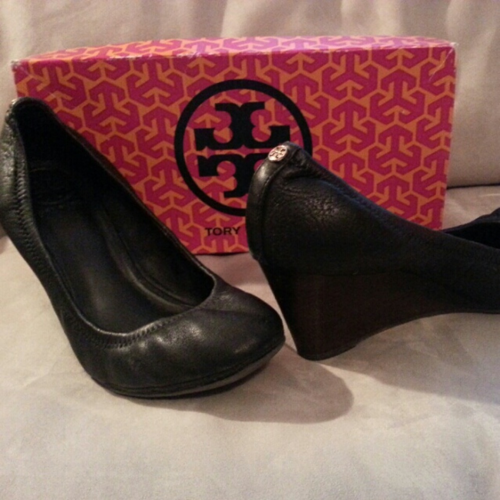 Gently used tory burch wedge pumps
